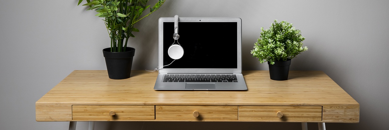 biroul potrivit pentru PC sau laptop